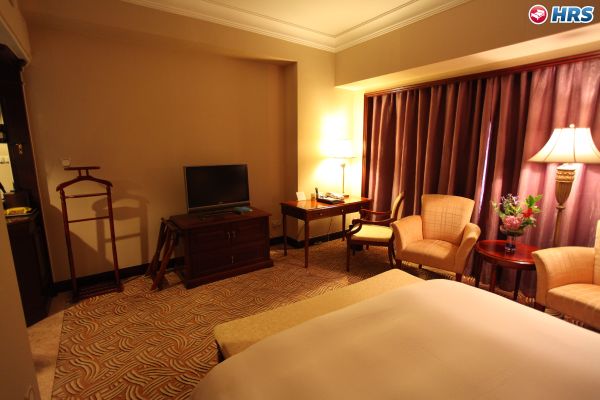 Guxiang Hotel Shanghai (Former Howard Johnson Plaza Shanghai)